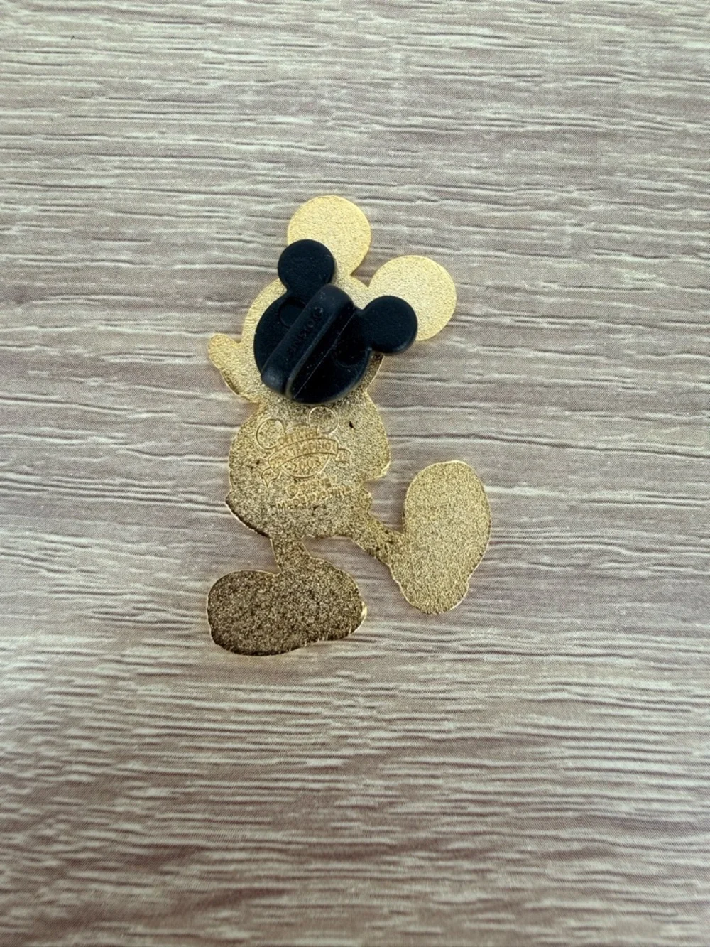 Disney Mickey Mouse Official Pin Trading 2008 Authentic Enamel Pin Core Classic
